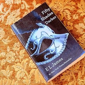 Fifty Shades Darker book by EL James